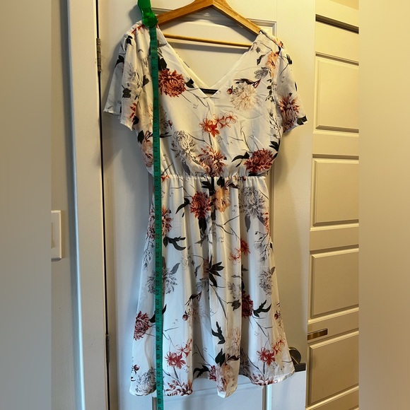 Floral Summer White Dress Women’s Size S - Picture 10 of 13